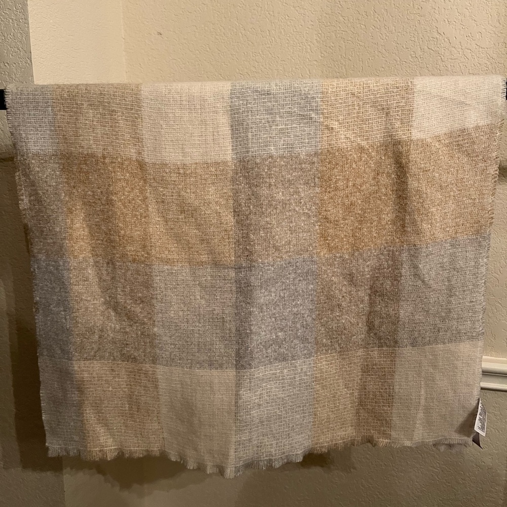 Old navy scarf